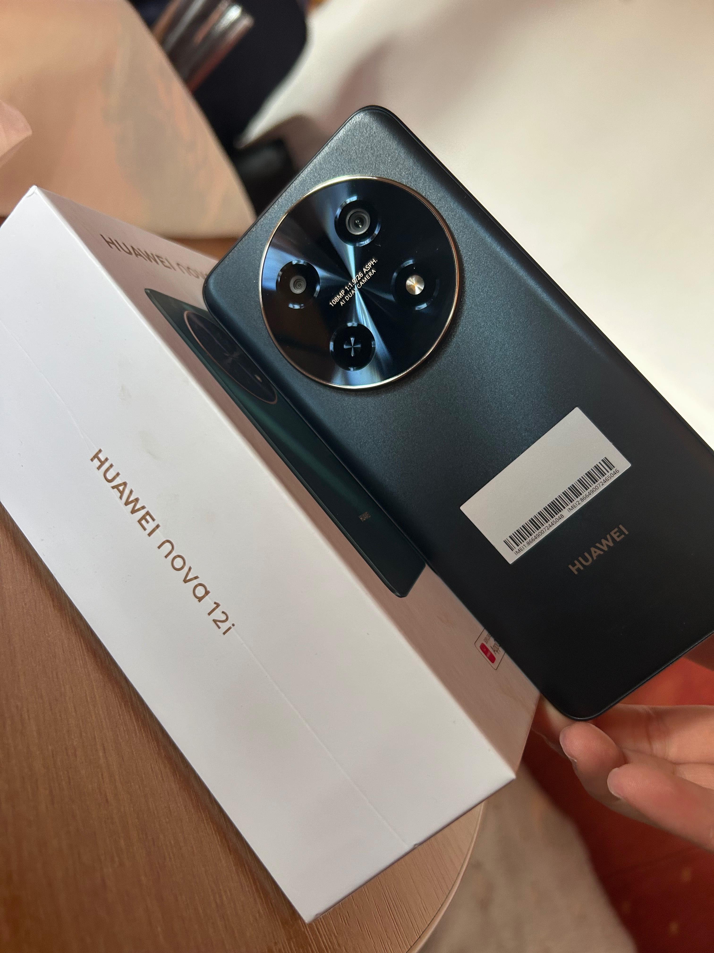 Huawei Nova 12i, чисто нов