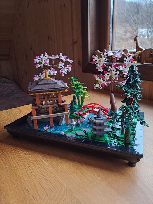 Joc tip LEGO ICONS Tranquil Garden/ Grădina serenă