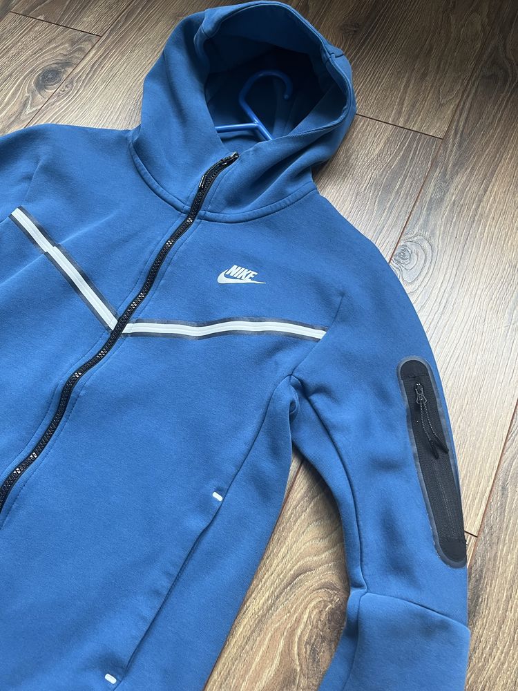 Nike tech fleece екипи
