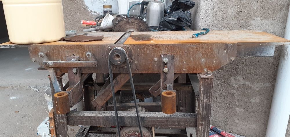 Продам 5 станки пилорамв шлифовальны токарны