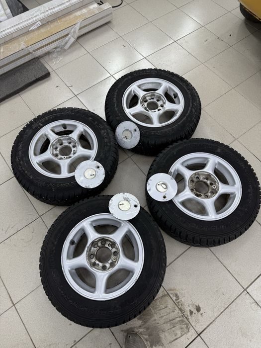 Продам диски с резиной R13 175/70 4/108 4/114