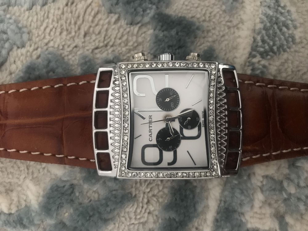 Часы механические Cartier типа с бриллиантами