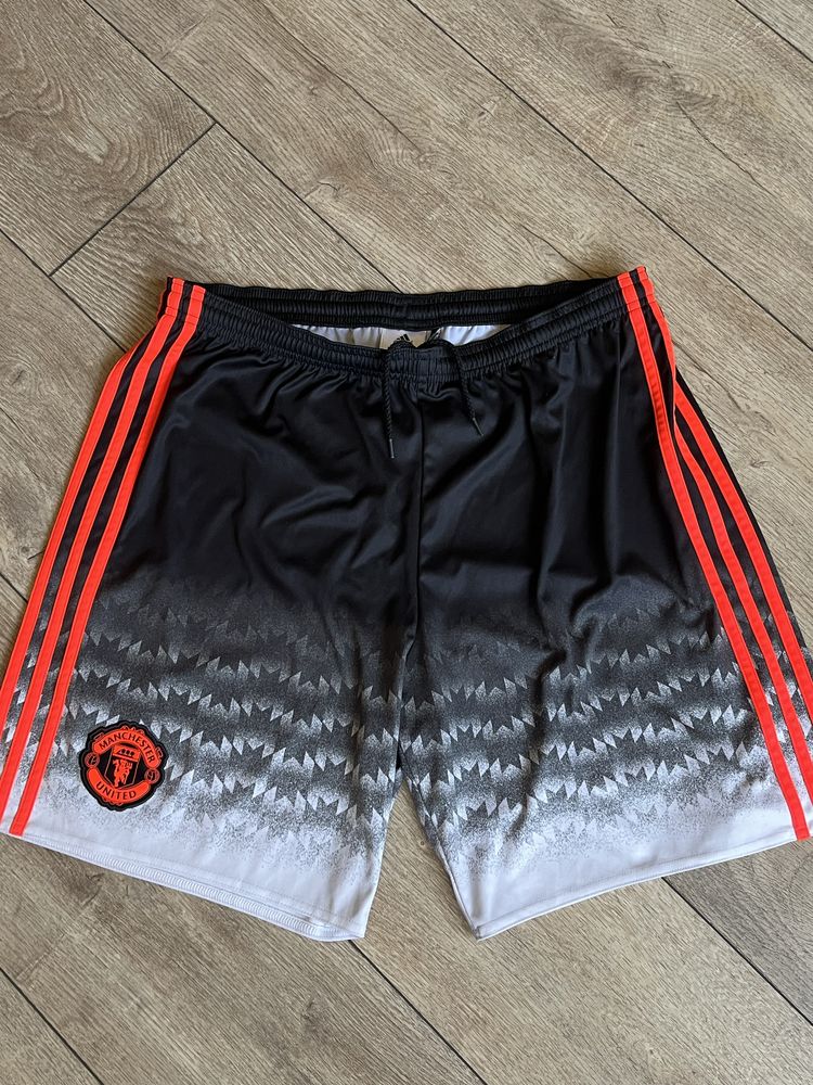 ADIDAS Man United - Ман Юнайтед размер Л / Оригинал