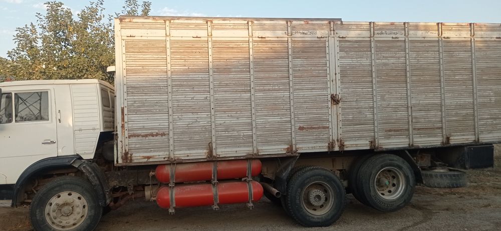Kamaz titanik pritsep bilan sotiladi