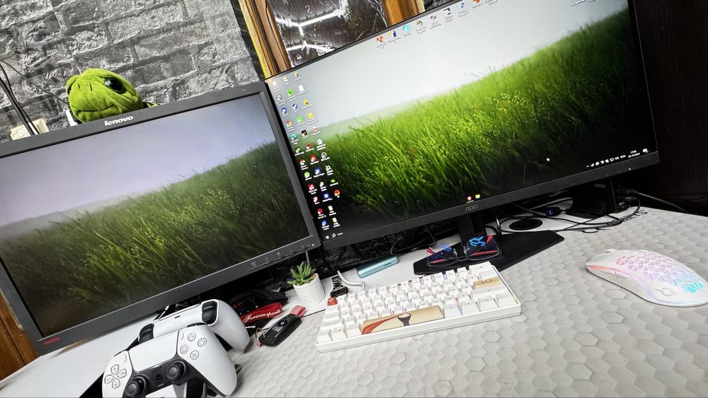 Vand Monitoare, AOC si Lenovo