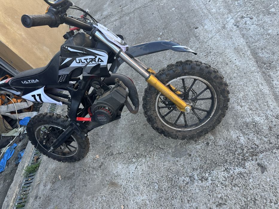 Mini motocros ULTRA 49cc – distracție pură pe două roți!