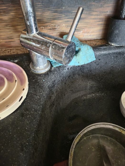 Кухня Хладилник Печка Абсорбатор Котлон Технически камък Мивка