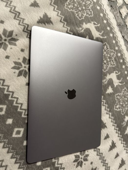 Laptop Apple Macbook Pro 16’ i7 16gb 2019