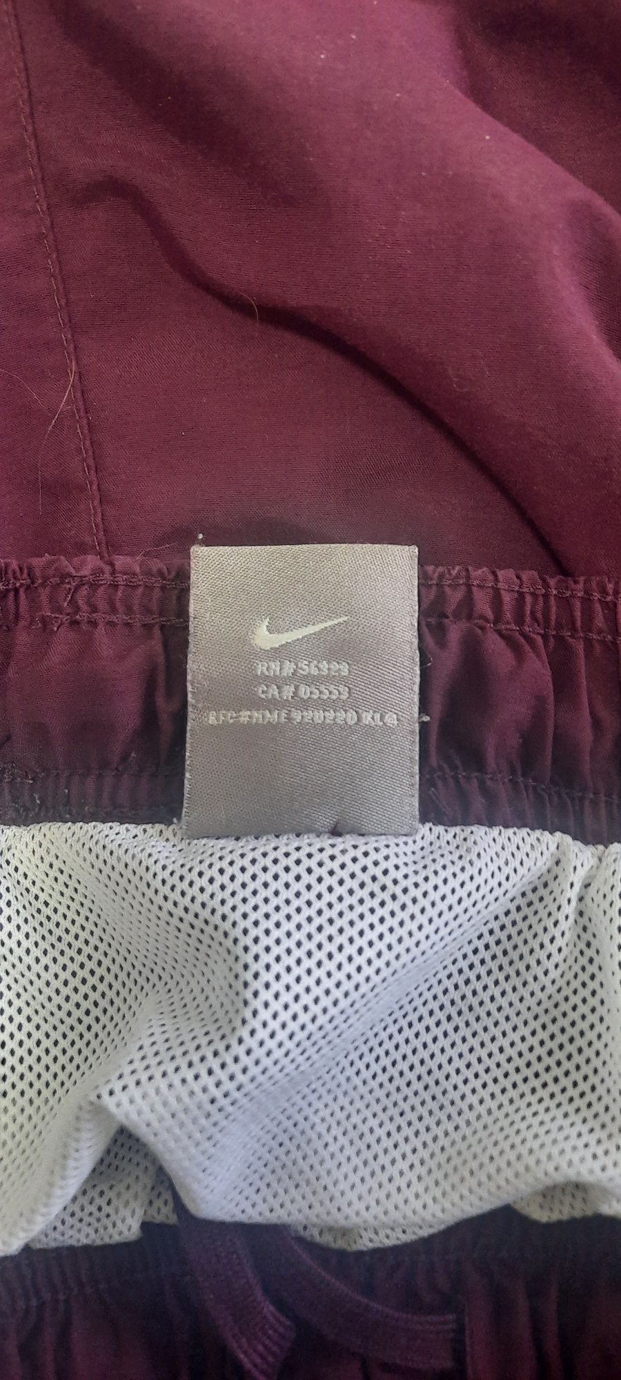 Pantaloni scurți Nike vișiniu
