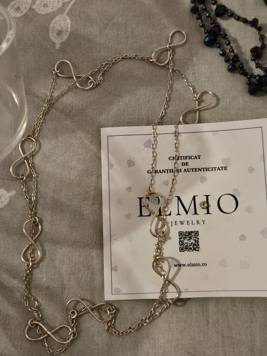 Lot bijuterii si cutii pentru bijuterii