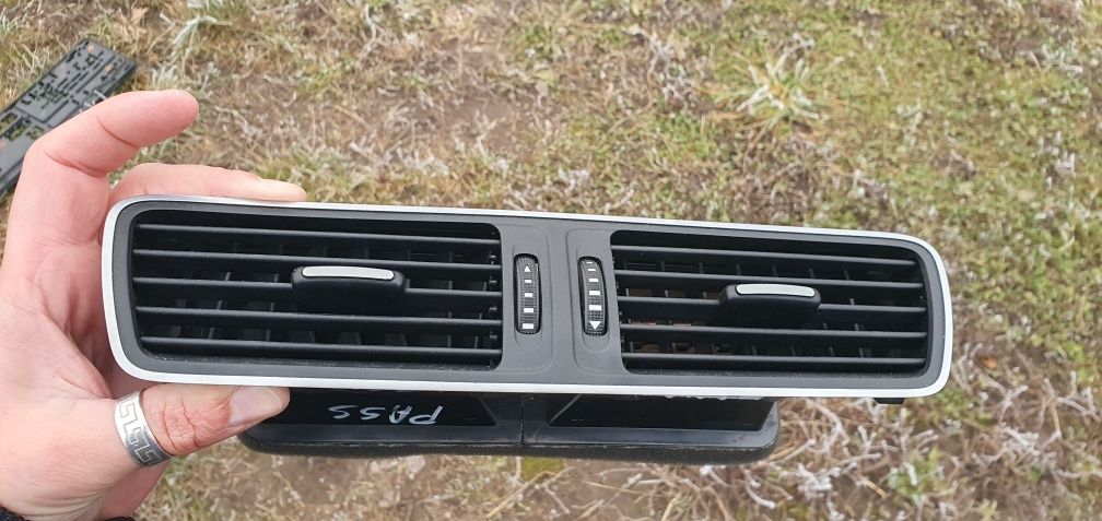 Grila bord centrala vw passat b7