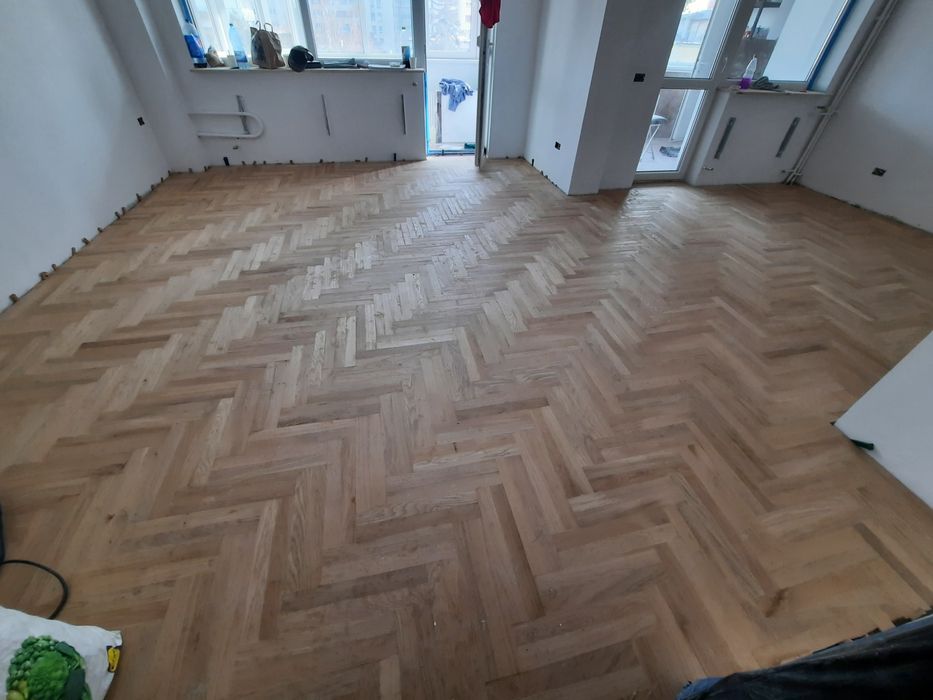 Rașchetare recondiționare slefuire montaj parchet  montaj parchetar