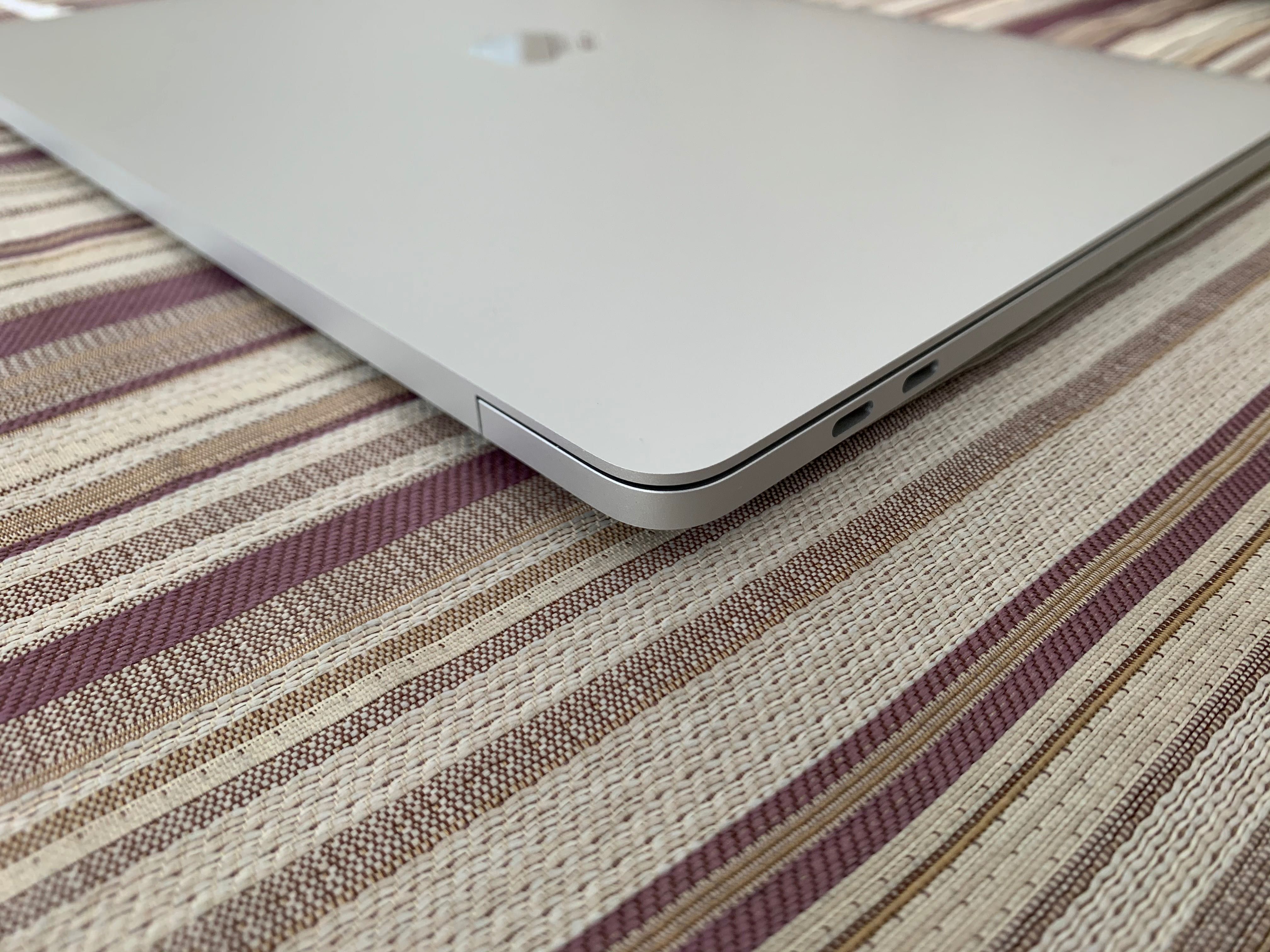 MacBook Pro Retina 13 2020 2.0GHz i5 4-Core/16 RAM/ 512GB SSD