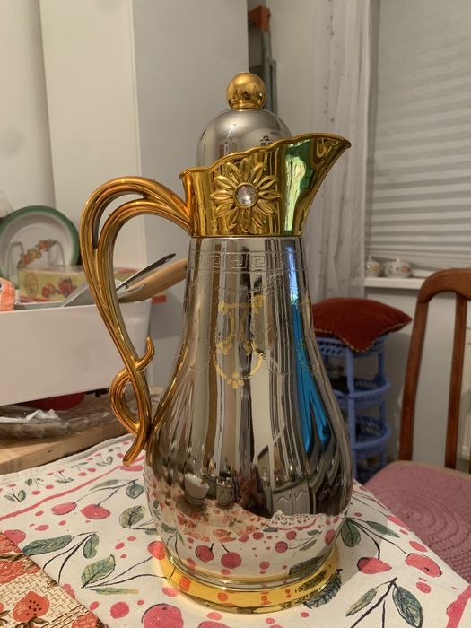 Термос кувшин 1 литр почти новый