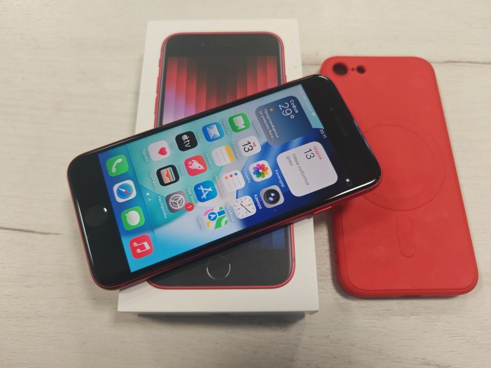 Като нов iPhone SE 2022 64 GB Red Product