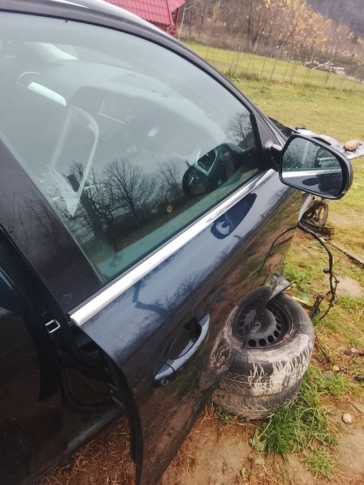 Vind Set uși Audi A4 b8 la cod culoareLZ5A