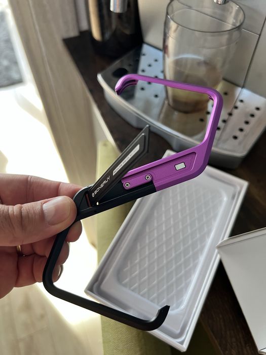 Vând husă deosebită Iphone 15 pro Max