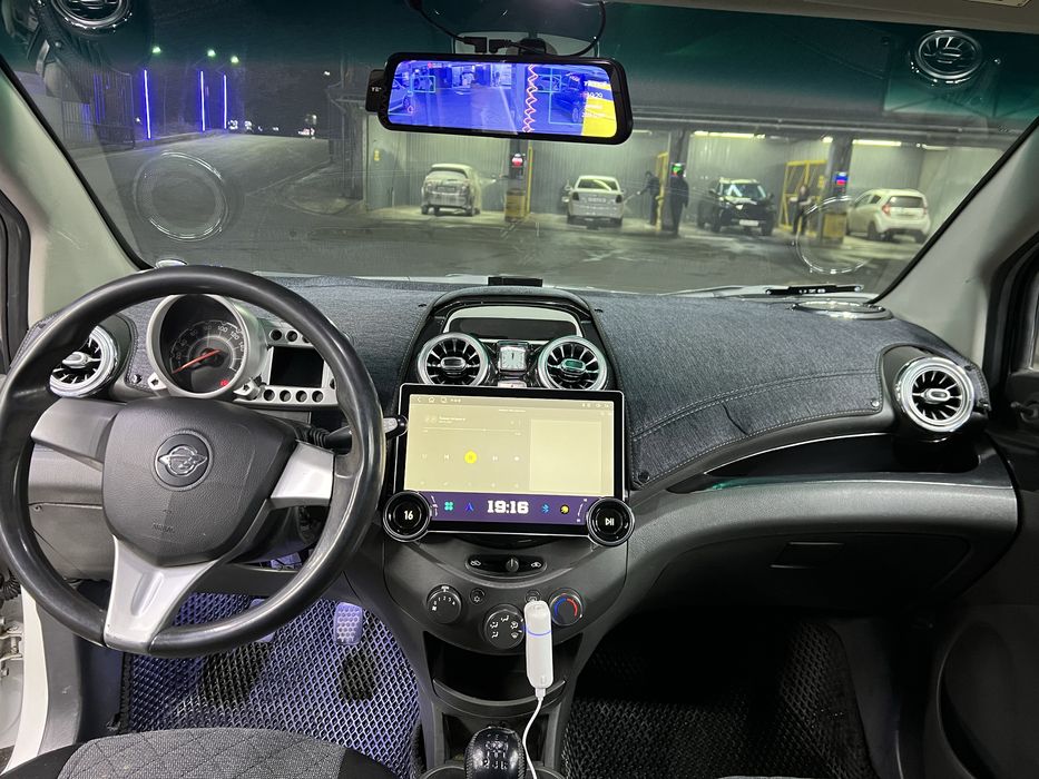 Spark продаётся