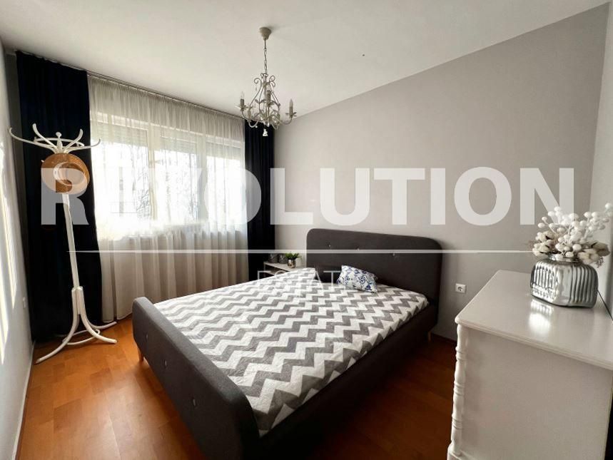 Четиристаен апартамент в района на Чаталджа!