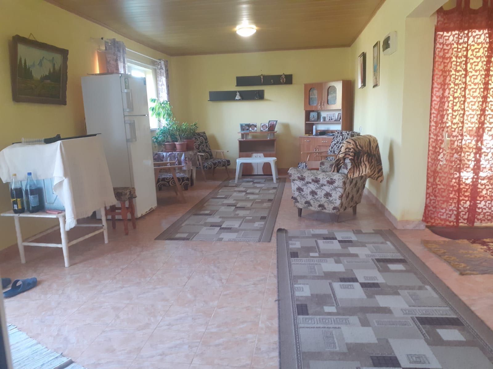 Vând casă la cheie