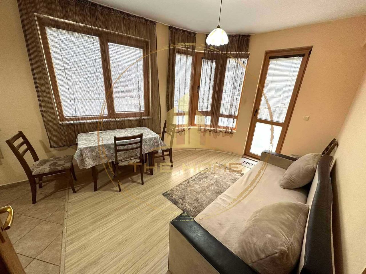 Дава се под наем Двустаен апартамент в Варна, Базар Левски - 55 кв.м за 450 € - Снимка #1