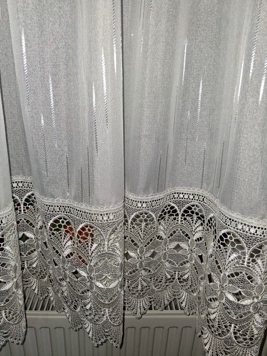 Vând perdea ,model foarte frumos