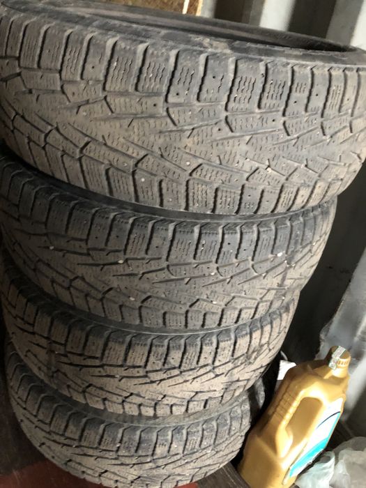 Продам зимнию резину шипы