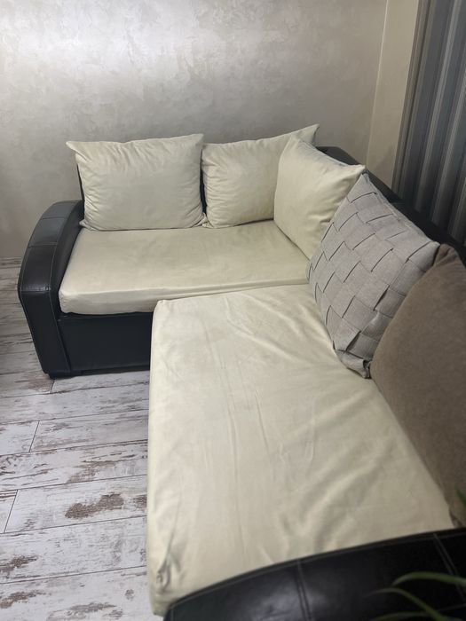 Разтегателен Диван