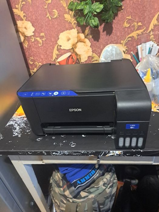 Цветной принтер  Epson