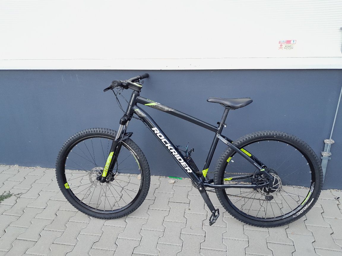 Vând bicicletă rockrider ca nouă.