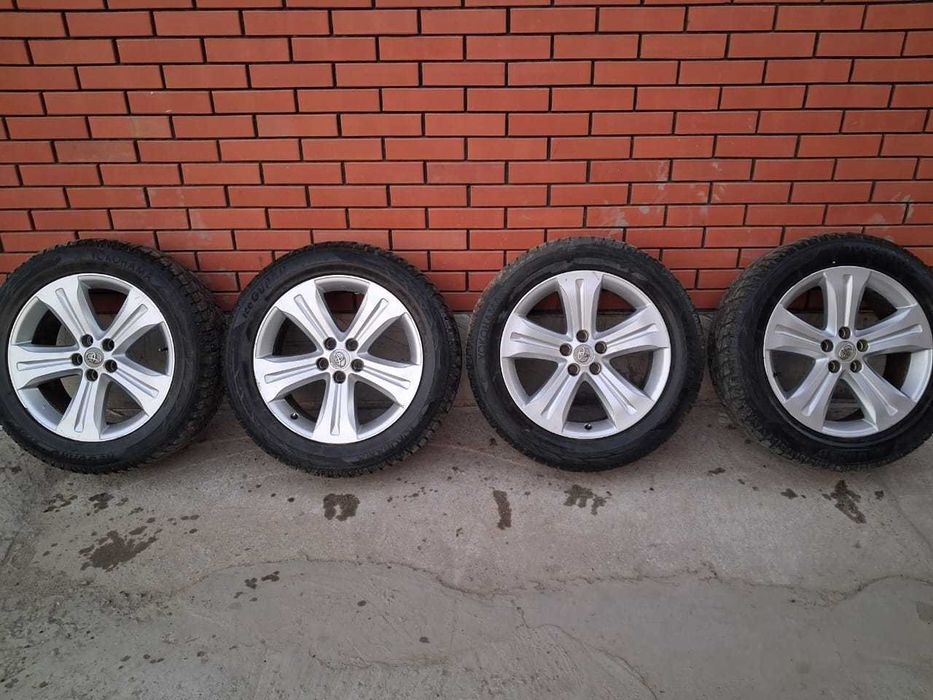 Продам шины комплект