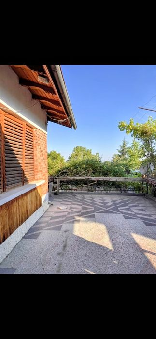Продавам двуетажна къща в село Оряховица,област Стара Загора