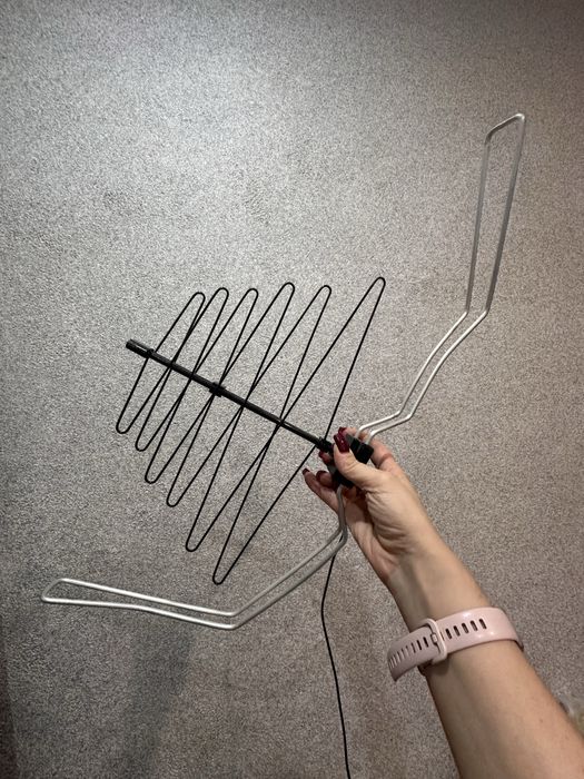 Антенна комнатная для ТВ