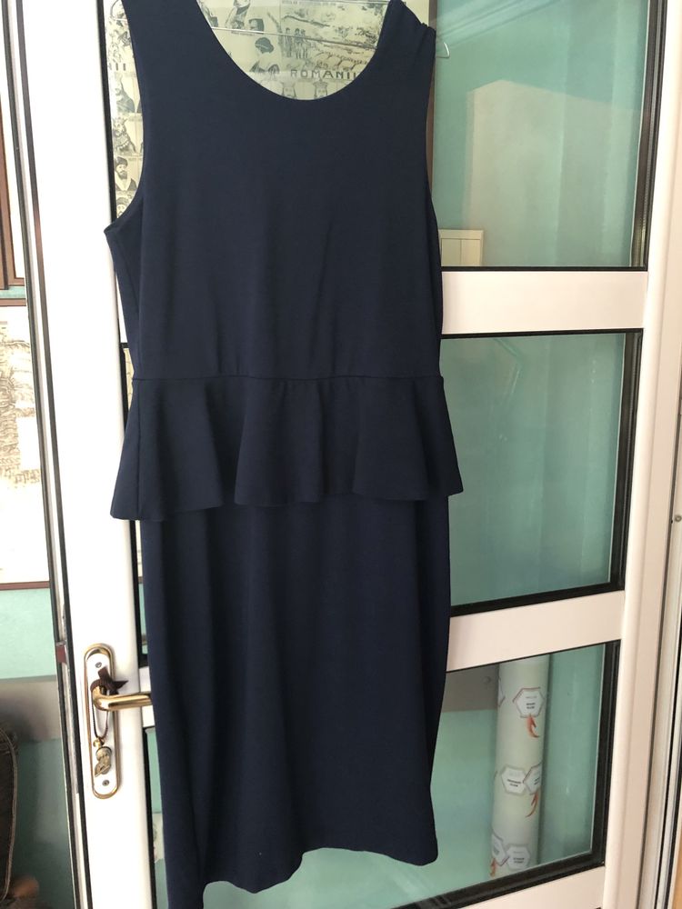 Rochie bleumarin fără mâneci