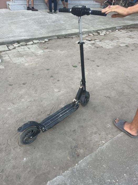 Trotinetă electrică Kugo 1
