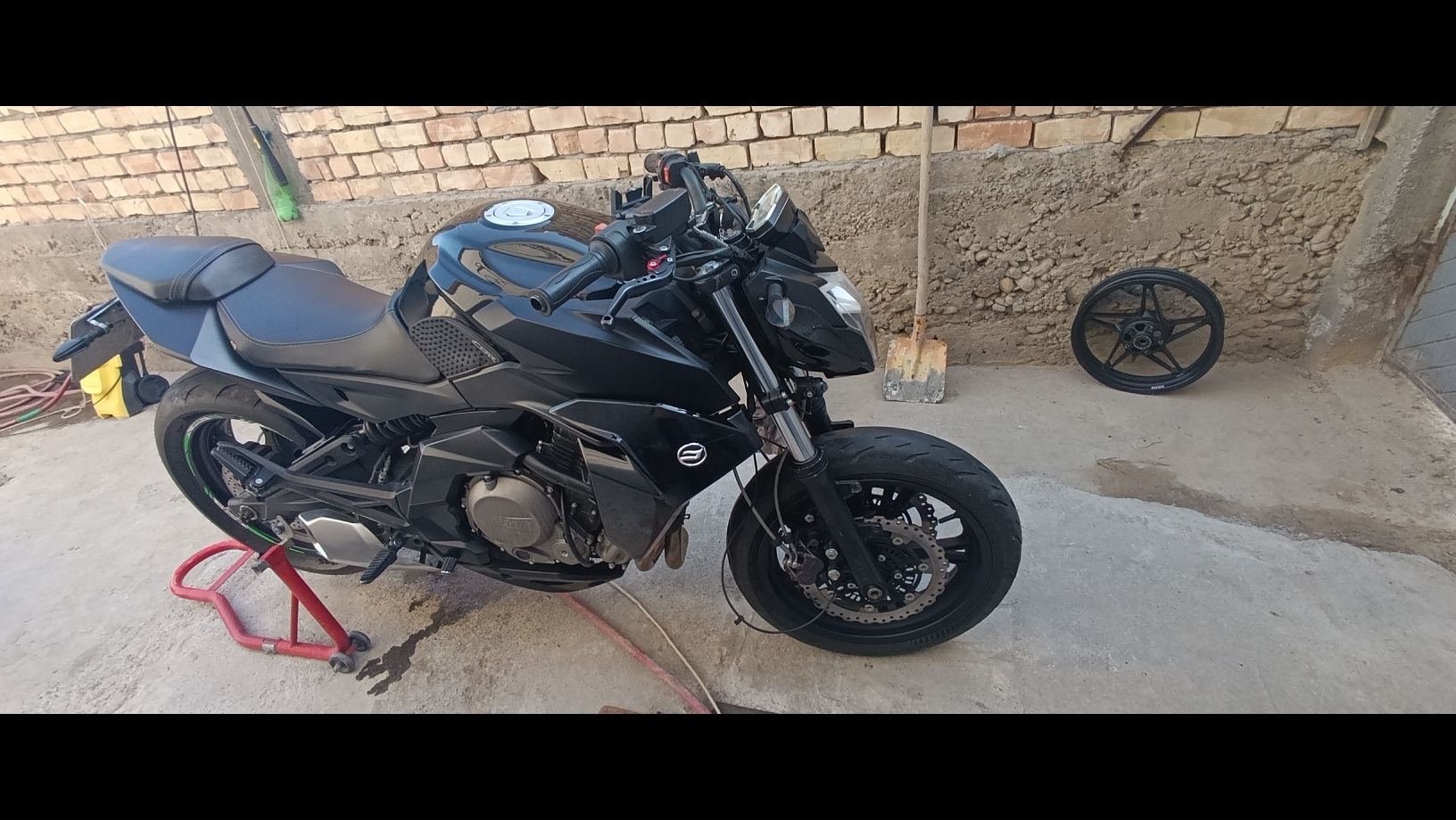 CF Moto 650 NK sotiladi