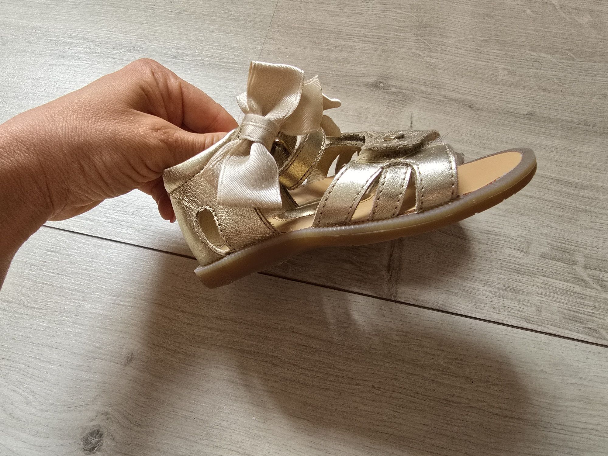 Обувки за момиче- 20-24 размер UGG, Lowa,Nike