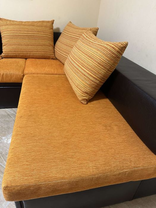 Продавам ъглов диван