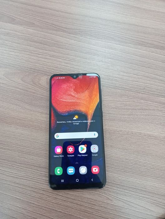 Продам телефон  Samsung A50 память 64гб