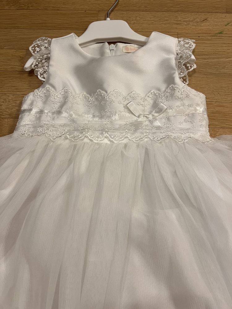 Детска/бебешка официална рокля бяла със сатен и дантела