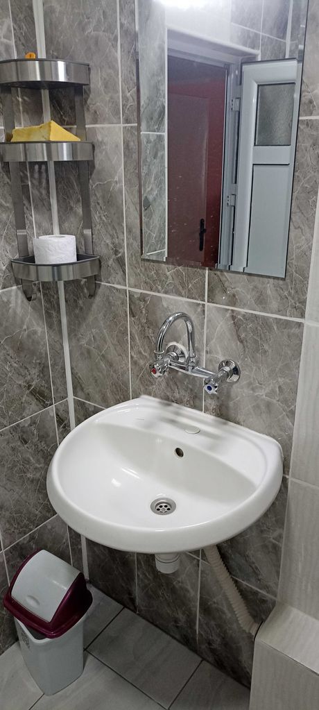 Дава се под наем Двустаен апартамент в Враца, Вежен - 72 кв.м за 331.5 € - Снимка #5