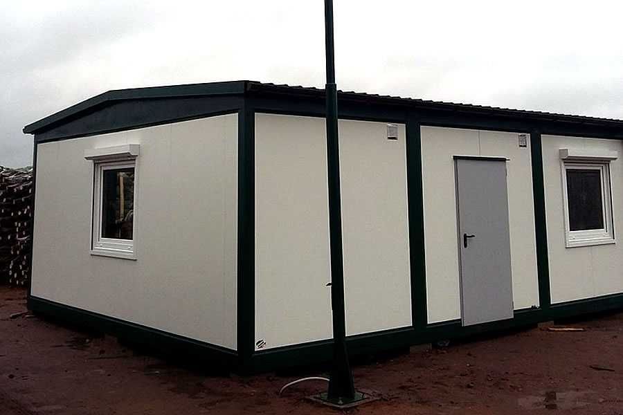 Casa, garaje auto pe structura metalica si panou sandwich termoizolant