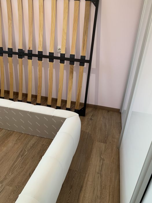 Тапицирано луксозно легло