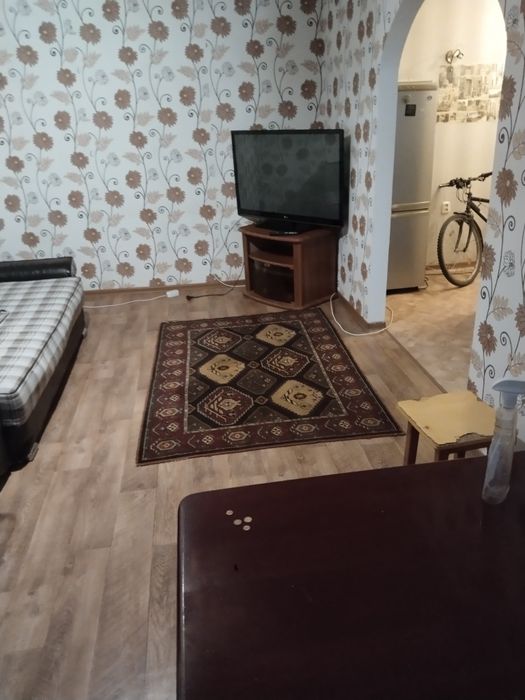 2 х комн квар. Угол Назарбаева и Н.Абдирова .