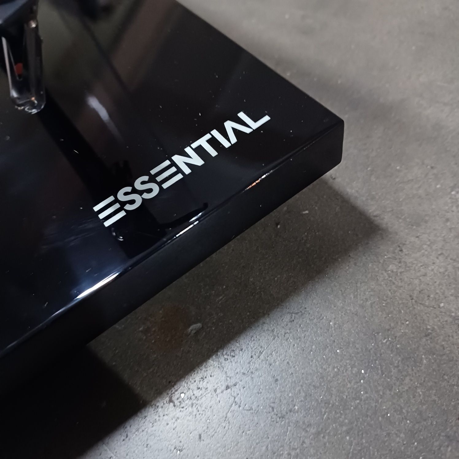 Нов грамофон Essential