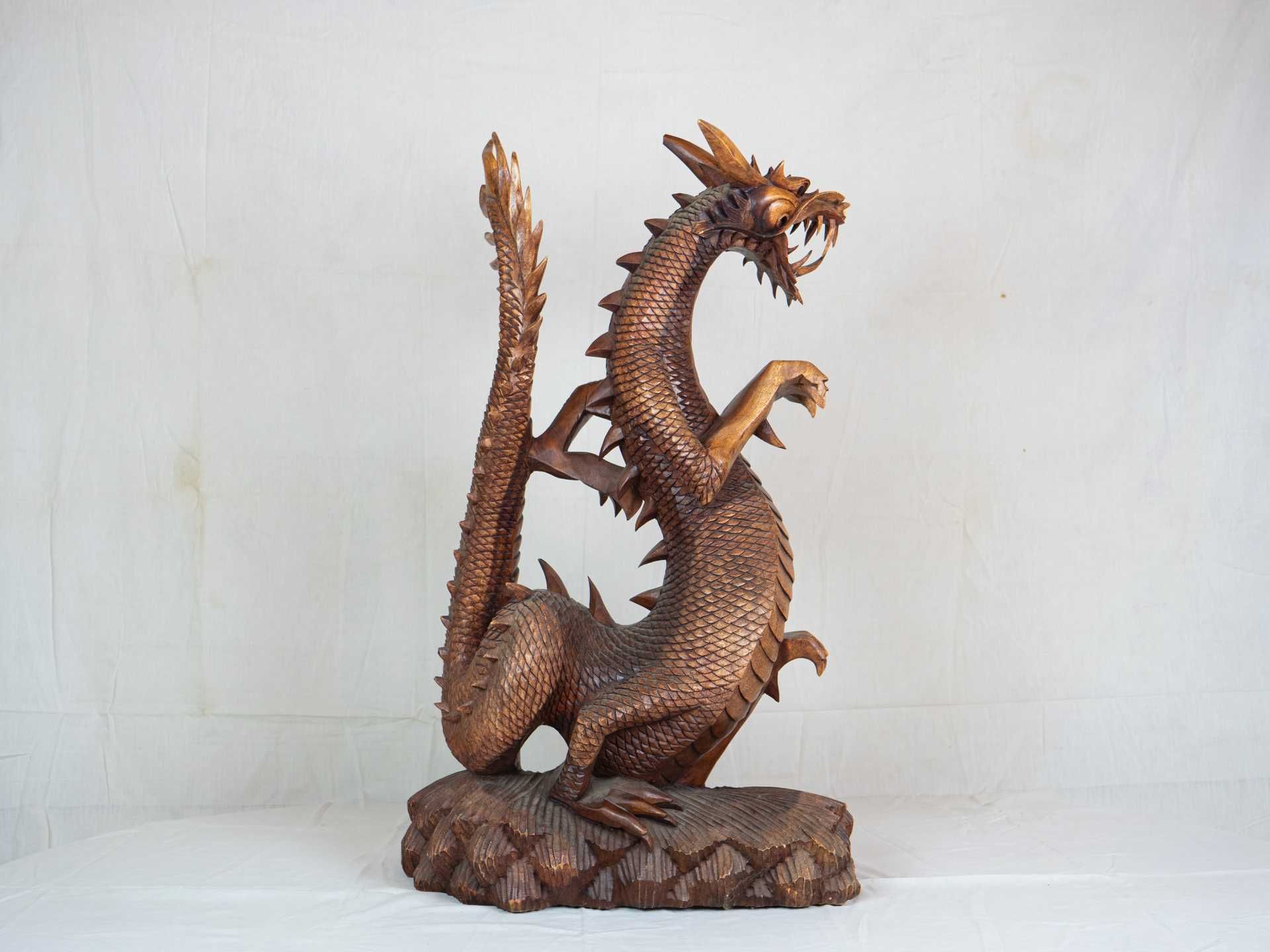 Sculptura spectaculoasa Bali Dragon