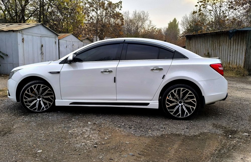 Cruze 1.8 Идеал Ягона