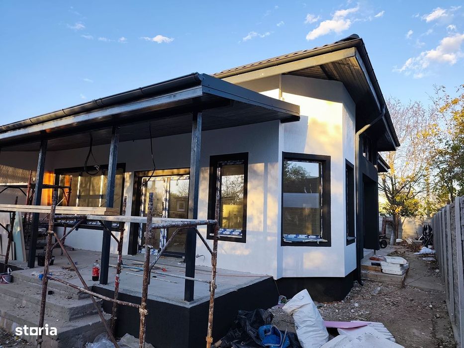 FARA COMISIOANE in Gulia la drum asfaltat casa 4 camere 2 bai P+M