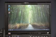 Продавам лаптоп Lenovo ThinkPad T400 с докинг станция и зарядно