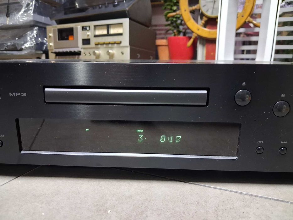 Onkyo C-7030 cd player